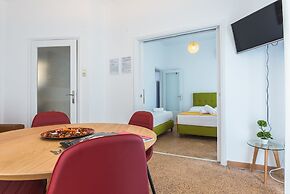 Super Paradise Apartments