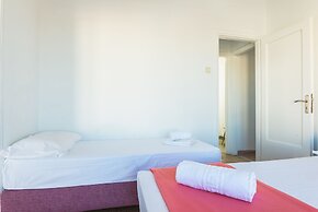 Super Paradise Apartments