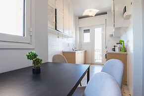 Super Paradise Apartments