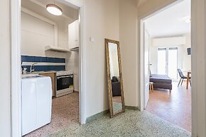 Super Paradise Apartments