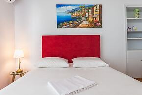 Super Paradise Apartments