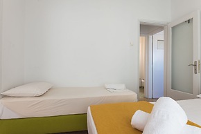 Super Paradise Apartments