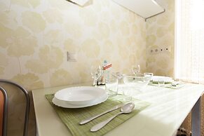 Kvart Boutique Smolenskaya