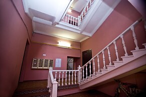 Kvart Boutique Smolenskaya