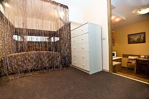 Kvart Boutique Smolenskaya