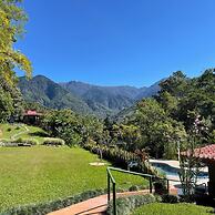 Hotel de Montaña El Pelicano
