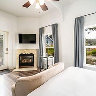 Agate Cove Inn