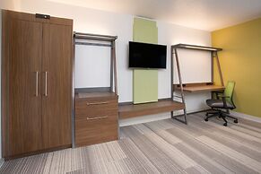 Holiday Inn Express & Suites Lexington W - Versailles by IHG