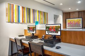 Holiday Inn Express & Suites Lexington W - Versailles by IHG