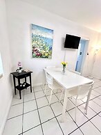 Southwinds Inn by The Gold Nests