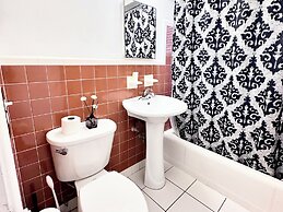 Southwinds Inn by The Gold Nests