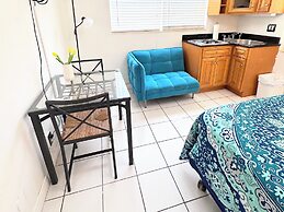 Southwinds Inn by The Gold Nests