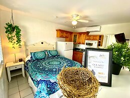 Southwinds Inn by The Gold Nests