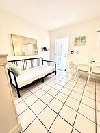 Southwinds Inn by The Gold Nests