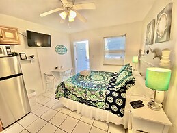 Southwinds Inn by The Gold Nests