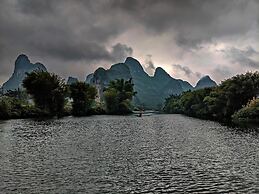 Yangshuo Mountain Retreat