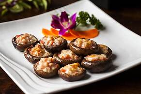 Yangshuo Mountain Retreat