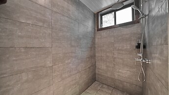 Yangshuo Mountain Retreat