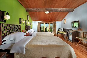 Yangshuo Mountain Retreat