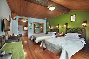 Yangshuo Mountain Retreat