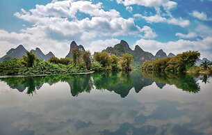 Yangshuo Mountain Retreat