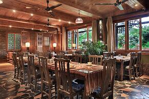 Yangshuo Mountain Retreat