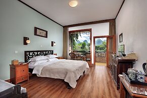 Yangshuo Mountain Retreat