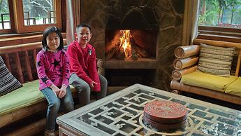 Yangshuo Mountain Retreat