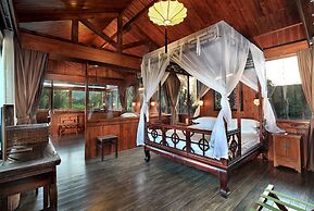 Yangshuo Mountain Retreat