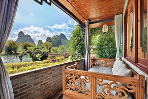 Yangshuo Mountain Retreat