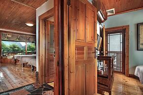 Yangshuo Mountain Retreat