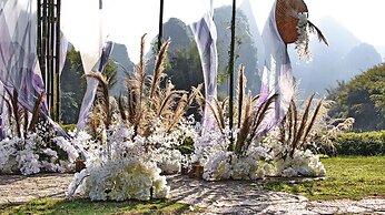 Yangshuo Mountain Retreat