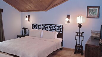 Yangshuo Mountain Retreat