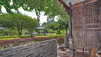 Yangshuo Mountain Retreat