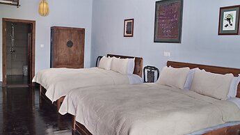 Yangshuo Mountain Retreat