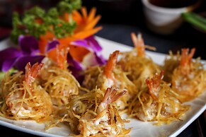 Yangshuo Mountain Retreat