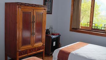 Yangshuo Mountain Retreat