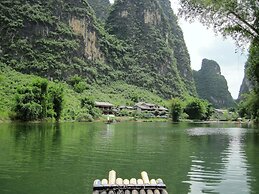 Yangshuo Mountain Retreat