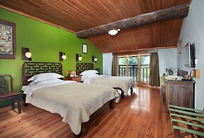 Yangshuo Mountain Retreat