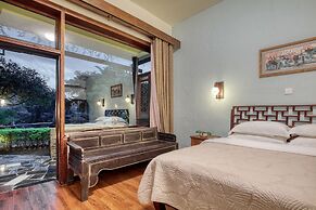 Yangshuo Mountain Retreat