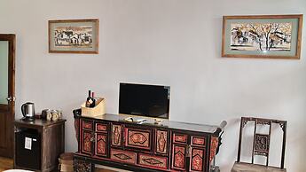 Yangshuo Mountain Retreat