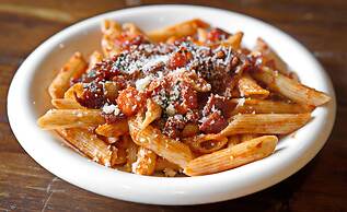 Yangshuo Mountain Retreat