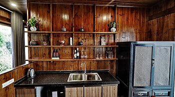 Yangshuo Mountain Retreat