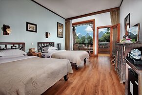 Yangshuo Mountain Retreat
