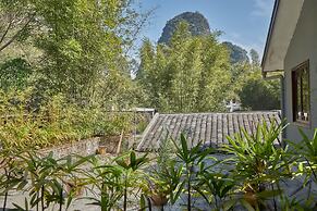 Yangshuo Mountain Retreat