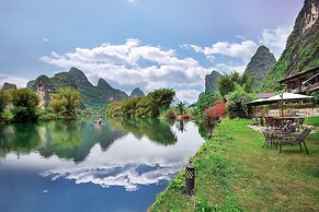 Yangshuo Mountain Retreat