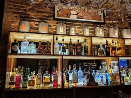 Yangshuo Mountain Retreat