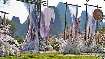 Yangshuo Mountain Retreat