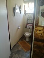 Ann's Lodge & Camping