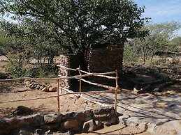 Ann's Lodge & Camping